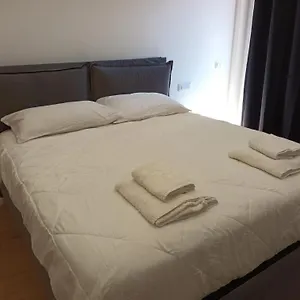 Appartamento Pm 34 Viale Imperatore Guest House - 50 Mt From Metro San Paolo, Roma